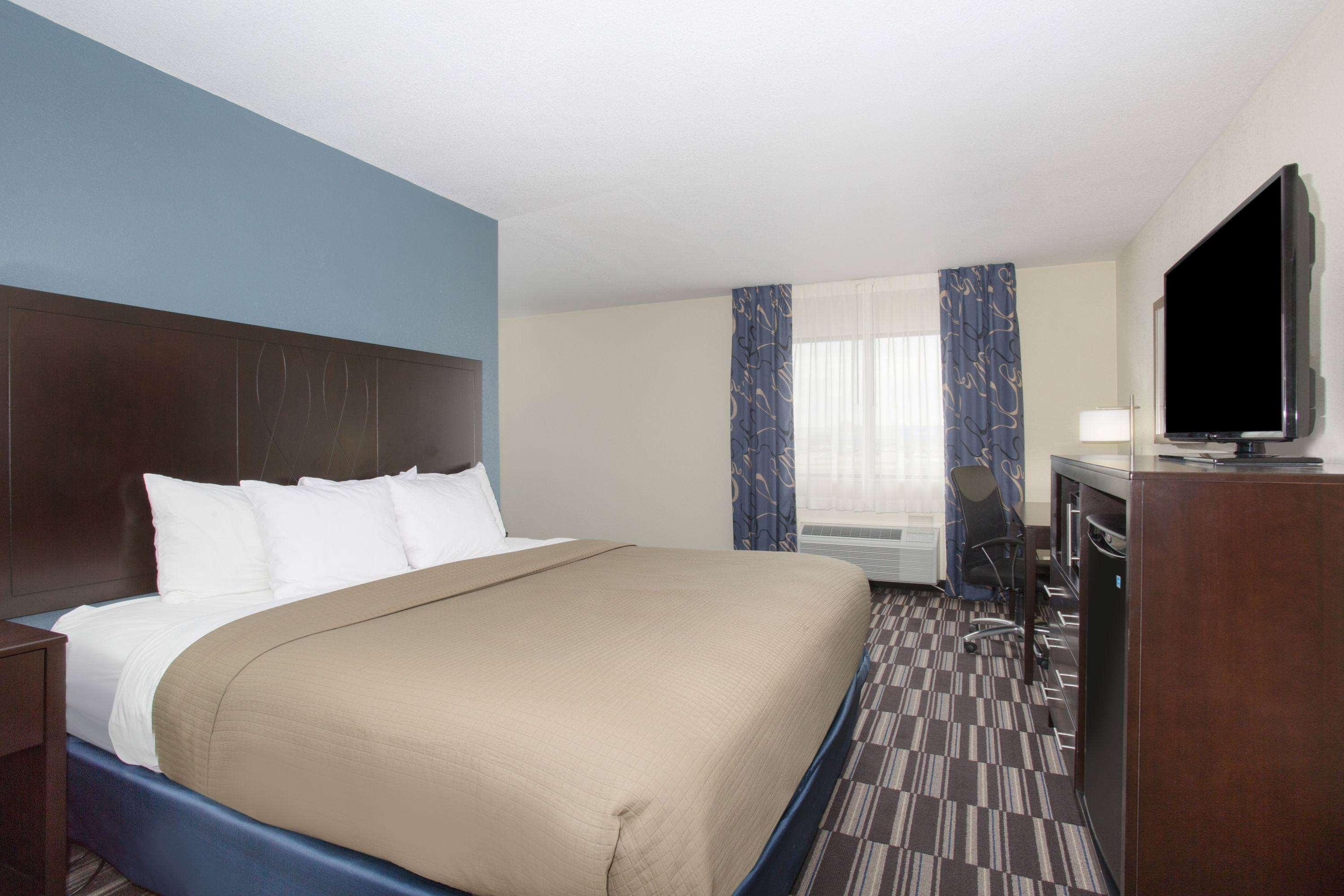 Americinn By Wyndham Mount Pleasant Екстериор снимка