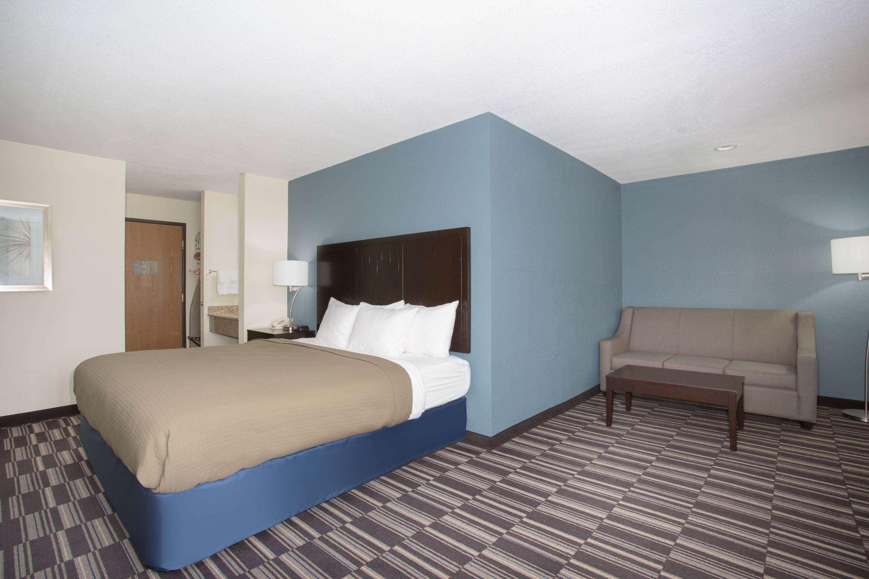 Americinn By Wyndham Mount Pleasant Екстериор снимка