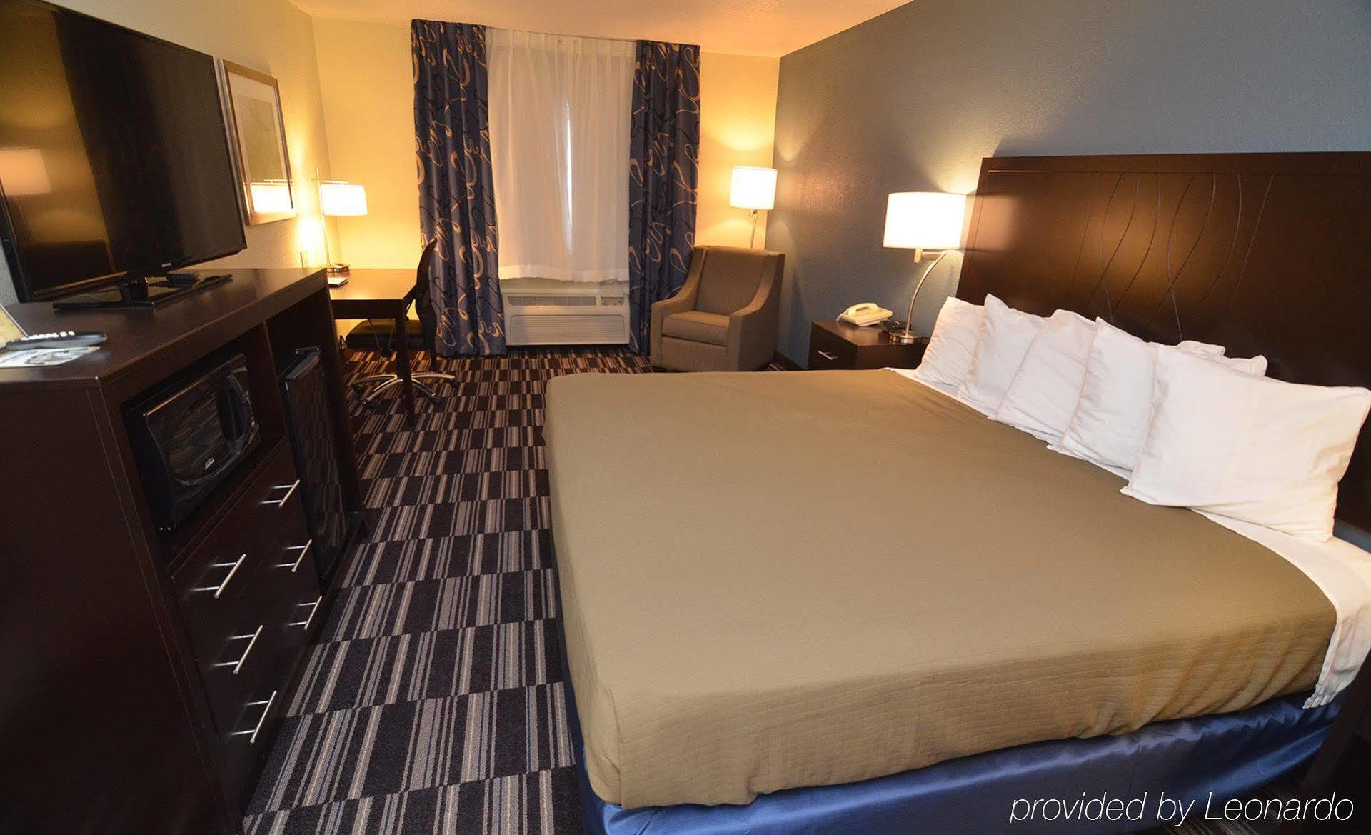 Americinn By Wyndham Mount Pleasant Екстериор снимка
