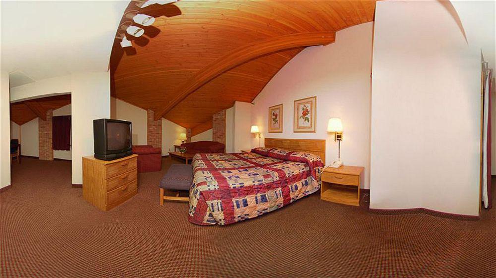 Americinn By Wyndham Mount Pleasant Екстериор снимка